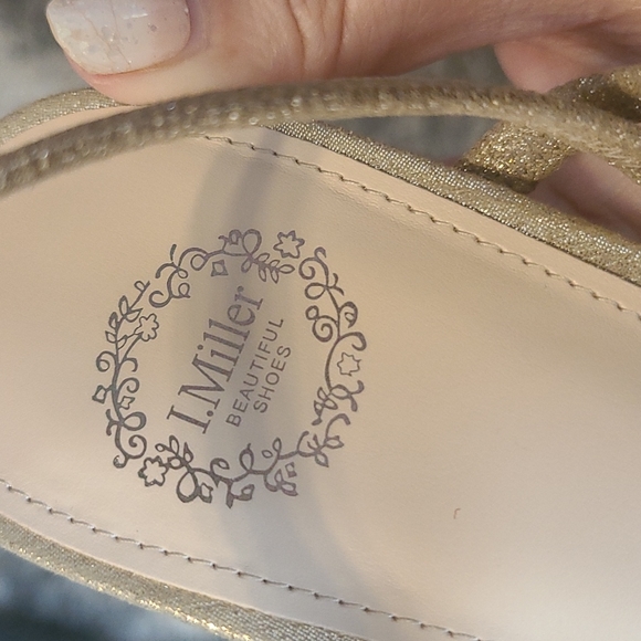 Formal Shoes - Picture 3 of 4